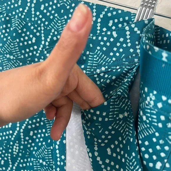 RipSkirt Hawaii Sz L Teal Blue Batik Wrap Skirt Length 2 Quick Dry Active - Picture 7 of 10
